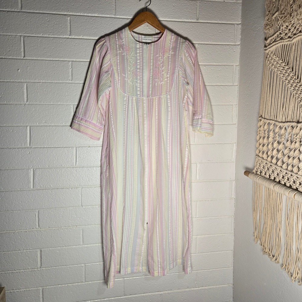 Miss Elaine Zip Housecoat Robe Small Pastel Stripe Seersucker Floral Granny